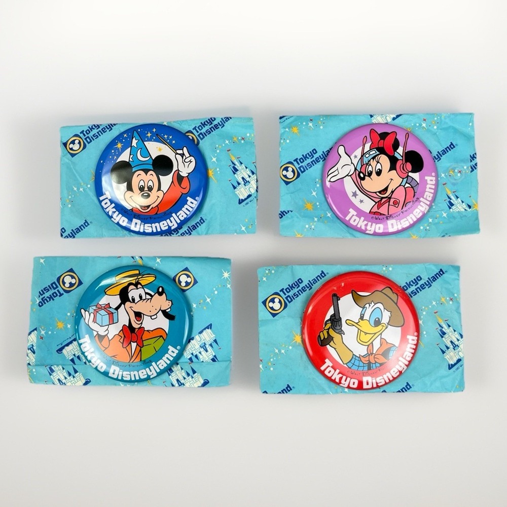 VTG Tokyo‎ Disneyland pin Button 1982 Walt Disney Pin Mickey Minnie Donald Goofy